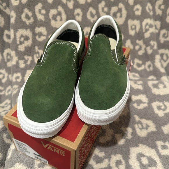 Vans Classic Slip-On Sneakers in Textured Chive 😍New 🆕 & Never Worn 😍 - Picture 1 of 17